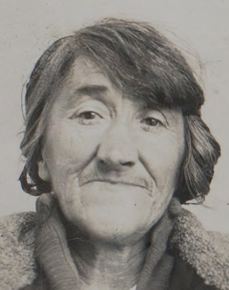 Prison photo 4a Beatrice in 1934. Public Record Office Victoria image.