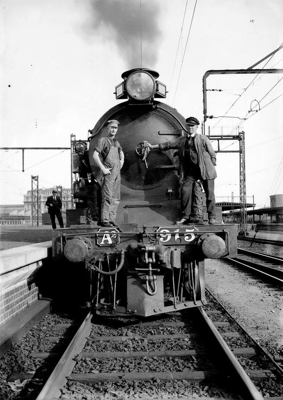 Driver and fireman on an A2 class steam locomotive at Spencer Street Station, c.1950