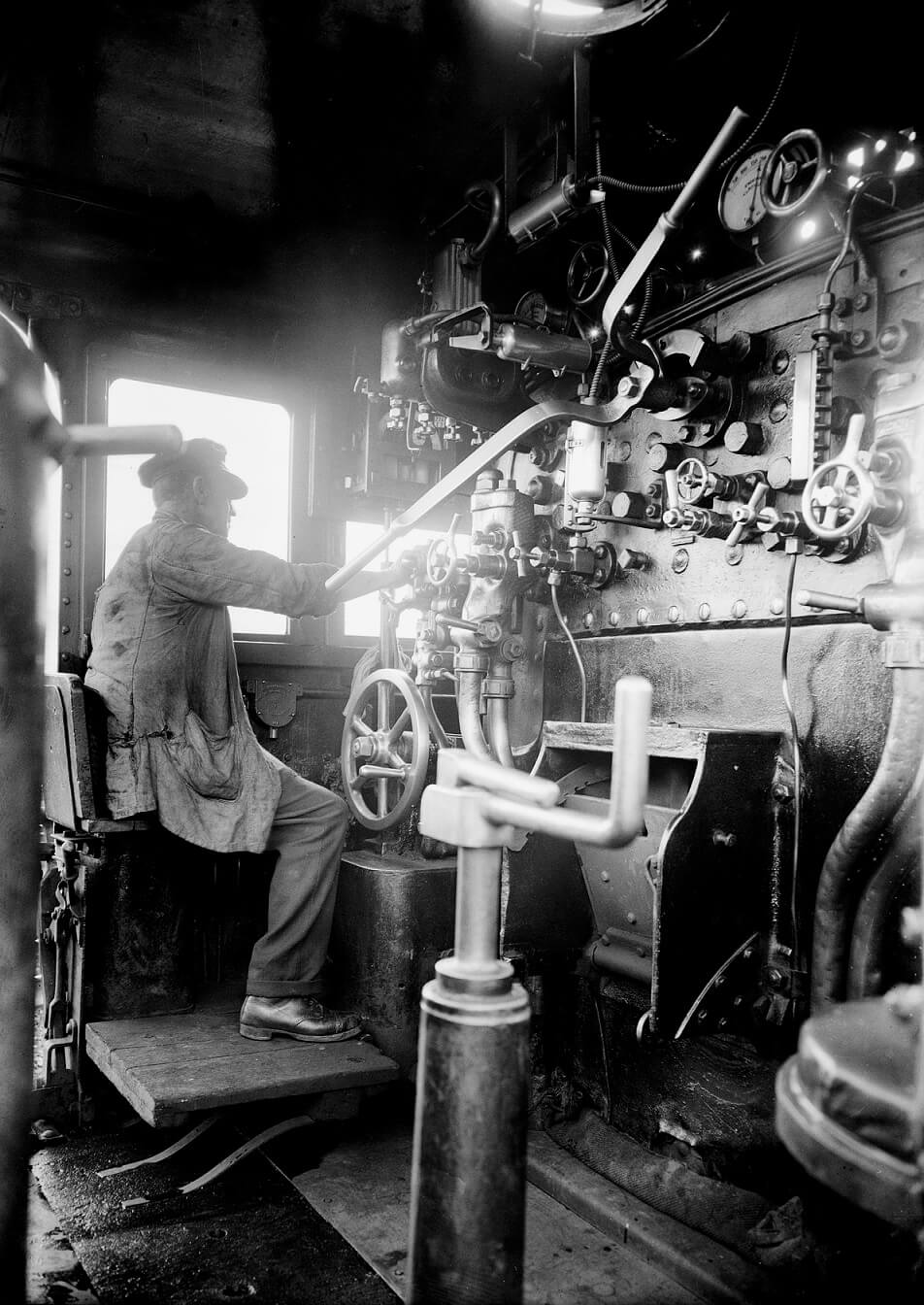 Driver of an A2 Class Steam locomotive. 12800-P1-H1557