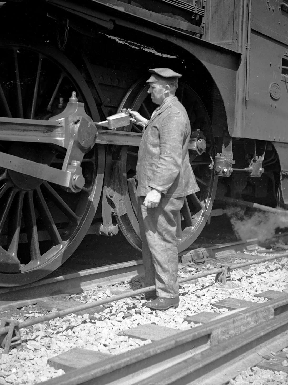 Driver oiling motion of an A2 Class Steam Locomotive, c.1940. 12903-P1-367-11