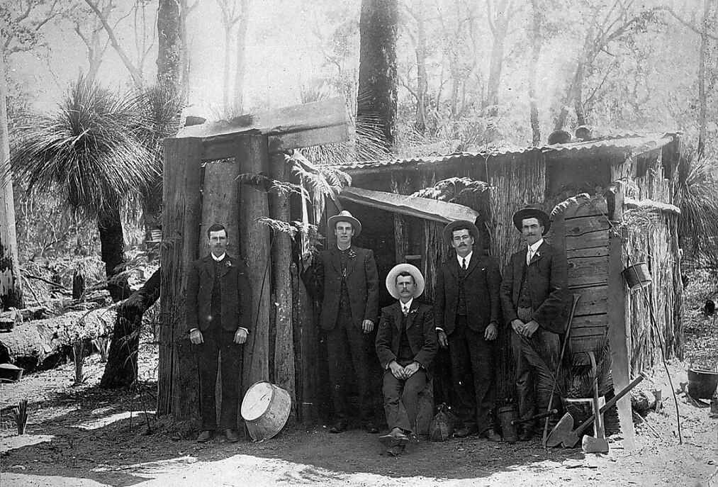 sleeper-cutters-at-their-hut-lucknow-1908-156626-medium
